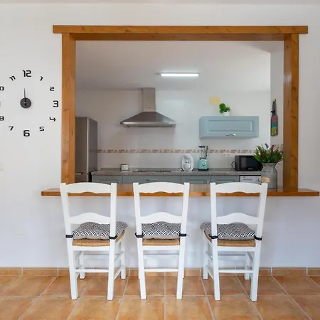 1 Apartment *